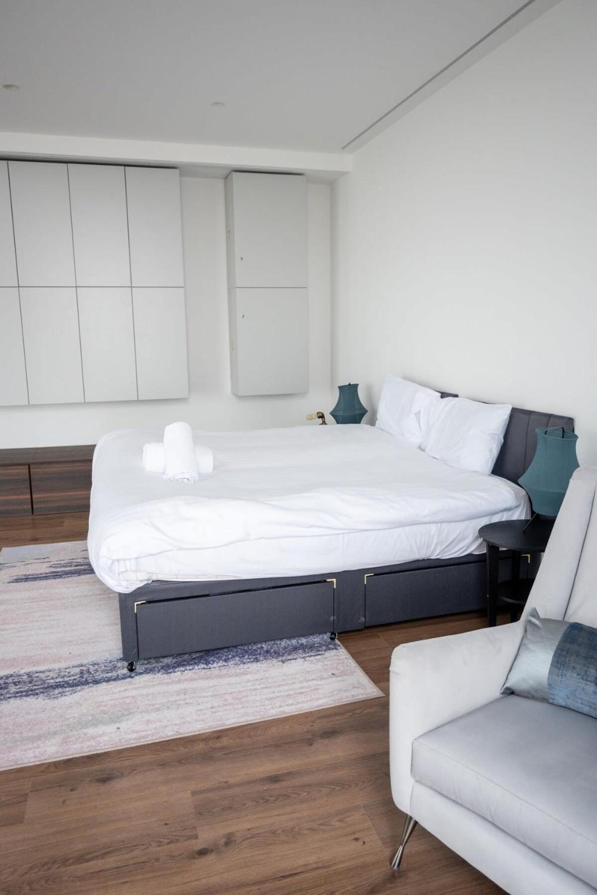 Stunning 3 Bed Penthouse In West End * Глазго